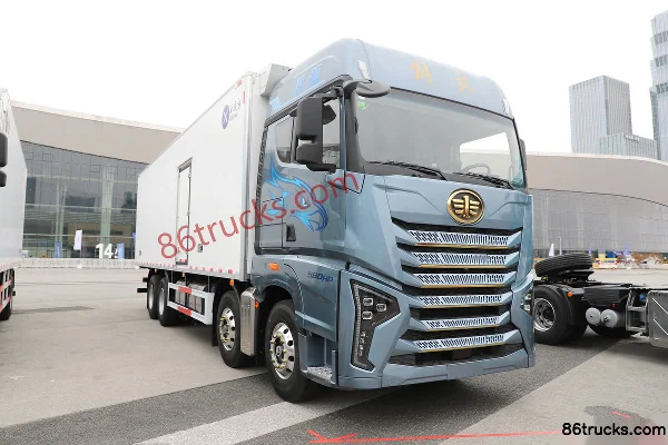 FAW Jiefang Qingdao Yinghang Zhizun Edition 580hp 8X4(12 wheels) Diesel AMT automatic 9.4m refrigerated truck Exterior