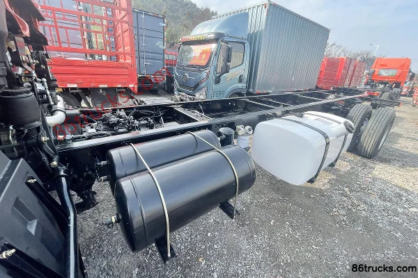 FAW Jiefang Qingdao JK6 medium truck 220 hp 4X2(6 wheels) 6.75m stake cargo truck (China VI) Chassis (3) | 86Trucks