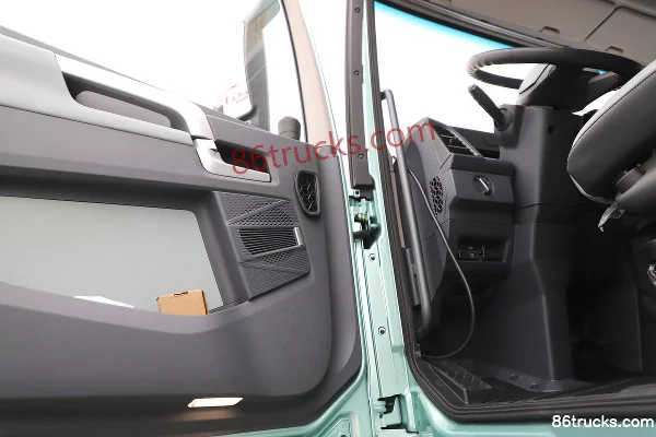 FAW Jiefang Qingdao Yinghang Zhixiang Edition 580 ch 6X2(8 roues) AMT automatique 7,8 m camion frigorifique Cabine (3) | 86Trucks