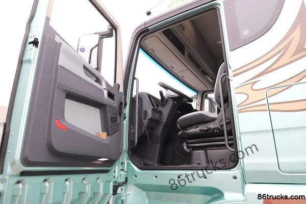 FAW Jiefang Qingdao Yinghang Zhixiang Edition 580 ch 6X2(8 roues) AMT automatique 7,8 m camion frigorifique Cabine (1) | 86Trucks