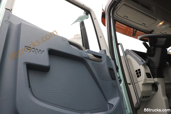 FAW Jiefang Qingdao JH6 Zhixiang Edition 7L Diesel 330hp 4X2(6 wheels) Fast Gear 9-Speed AMT Automatic 9.7m Van Cargo Truck Cab (2) | 86Truc