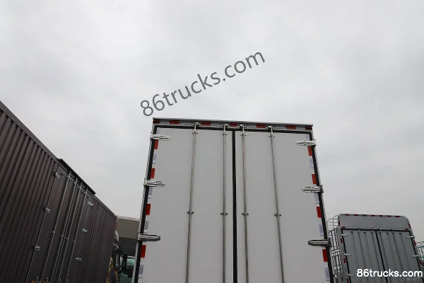 FAW Jiefang J6L Elite Edition 7.8L Diesel 320hp 4X2(6 wheels) FAW Jiefang 8-Speed 9.55m Van Cargo Truck Body (3) | 86Trucks
