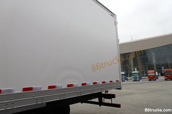 FAW Jiefang J6L Elite Edition 7.8L Diesel 320hp 4X2(6 wheels) FAW Jiefang 8-Speed 9.55m Van Cargo Truck Body (2) | 86Trucks