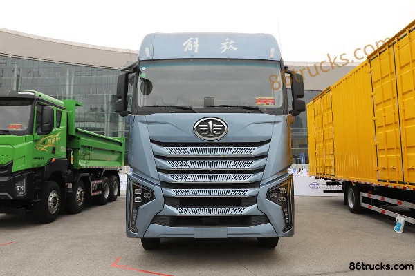 FAW Jiefang Qingdao Yinghang 380hp 8X4(12 wheels) 9.6m Miscellaneous Dangerous Goods Van Transport Truck (Baijie Brand) Exterior (2) | 86Tru