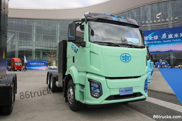 FAW Jiefang J6G Pro 6X4(10 wheels) Electric Tractor Truck CATL 400kWh Exterior