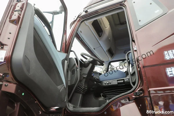 FAW Jiefang J6V Leading Edition 560hp 8X4(12 wheels) 9.4m AMT Van Cargo Truck Cab (1) | 86Trucks