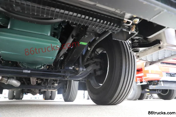FAW Jiefang J6V Leading Edition 560hp 8X4(12 wheels) 9.4m AMT Van Cargo Truck Chassis (3) | 86Trucks