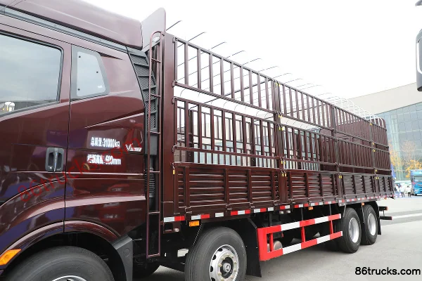 FAW Jiefang J6V Leading Edition 560hp 8X4(12 wheels) 9.4m AMT Van Cargo Truck Body (1) | 86Trucks