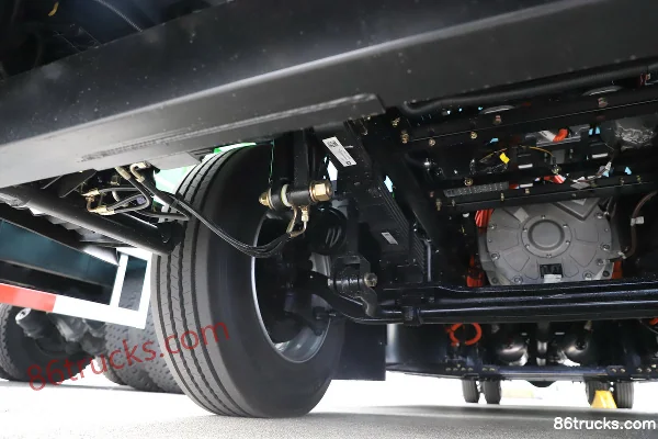FAW Jiefang Qingdao JK6 4X2(6 wheels) 9.75m Electric Van Cargo Truck CATL 246kWh Chassis (2) | 86Trucks