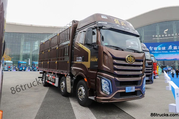 FAW Jiefang J6V Pilot Edition 7.8L Diesel 380hp 6X2(8 wheels) FAW Jiefang 10-Speed 7.7m Stake Cargo Truck Exterior