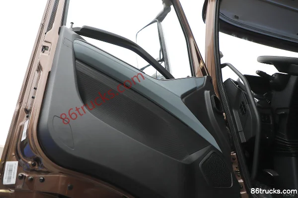 FAW Jiefang J6V Leading Edition 360 hp 6X2(8 wheels) 9.4m stake truck Cab (2) | 86Trucks