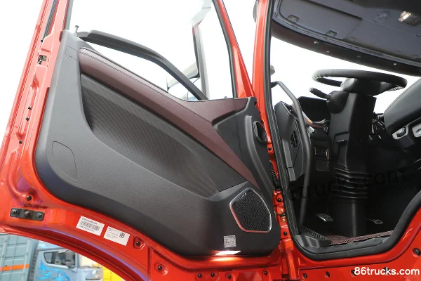 FAW Jiefang New J6P Pilot Edition 500 hp 8X4(12 wheels) 7.4m dump truck Cab (2) | 86Trucks