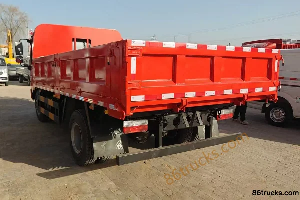 Dongfeng F7 Super Power Edition 2.4L Diesel 180hp 4X2(6 wheels) Fast Gear 8-Speed 4.17m Single Row Flatbed Light Truck Exterior (2) | 86Truc