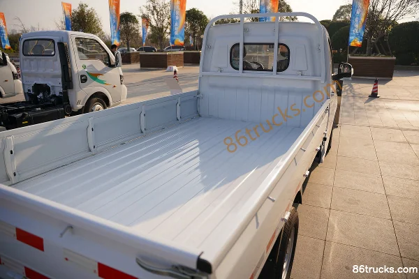 Dongfeng T7E 3.1m Single Row Pure Electric Stake Micro Truck CATL 41.86kWh 4X2(6 wheels) Body (3) | 86Trucks