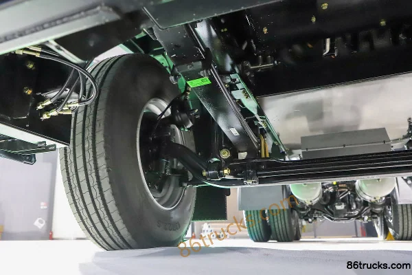 FAW Jiefang Yingchi 6X4(10 wheels) Electric Tractor Truck CATL 400.61kWh Chassis (2) | 86Trucks