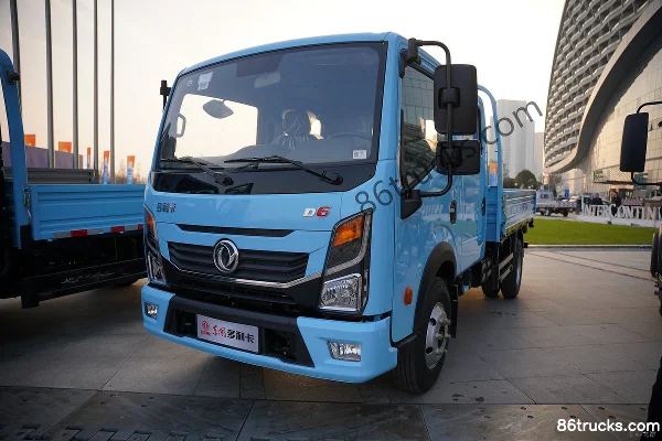 Dongfeng D6-S 2.3L Diesel 142 hp 4X2(6 wheels) WLY 5-Speed Air Brake 3.2m Double Row Flatbed Light Truck Exterior (2) | 86Trucks