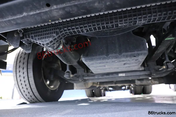 FAW Jiefang J7 Chuangling Edition 13.2L Diesel 640 hp 6X4(10 wheels) FAW Jiefang 12-Speed AMT Automatic Tractor Truck Chassis (2) | 86Trucks