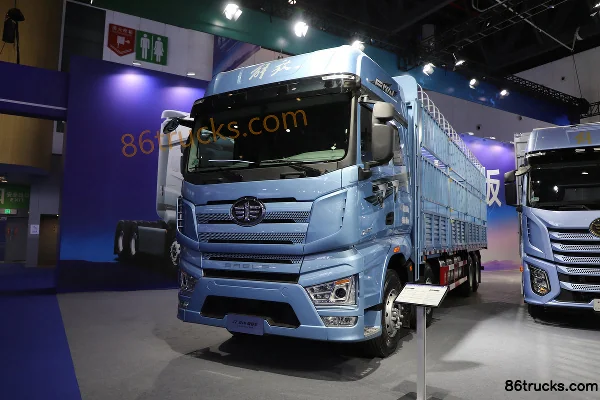 FAW Jiefang J7 12.5L diesel 580ch 8X4(12 roues) FAW Jiefang 12 vitesses AMT automatique camion porteur à grille 9,4m Extérieur (3) | 86Truck