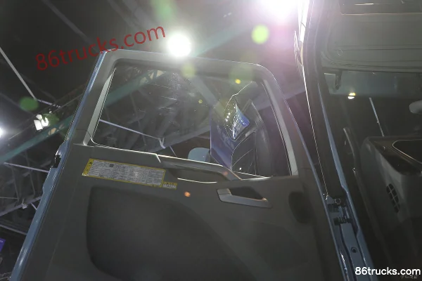 FAW Jiefang J7 12.5L diesel 580ch 8X4(12 roues) FAW Jiefang 12 vitesses AMT automatique camion porteur à grille 9,4m Cabine (3) | 86Trucks