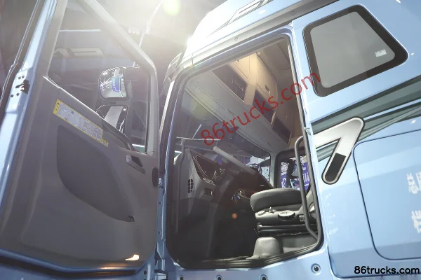 FAW Jiefang J7 12.5L diesel 580ch 8X4(12 roues) FAW Jiefang 12 vitesses AMT automatique camion porteur à grille 9,4m Cabine (1) | 86Trucks