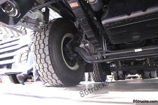 FAW Jiefang J7 13.2L Diesel 640 hp 8X4(12 wheels) FAW Jiefang 12-Speed 8.5m Dump Truck Chassis (2) | 86Trucks