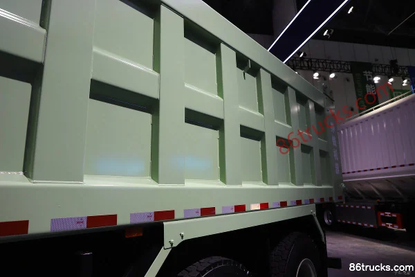FAW Jiefang J7 13.2L Diesel 640 hp 8X4(12 wheels) FAW Jiefang 12-Speed 8.5m Dump Truck Body (3) | 86Trucks
