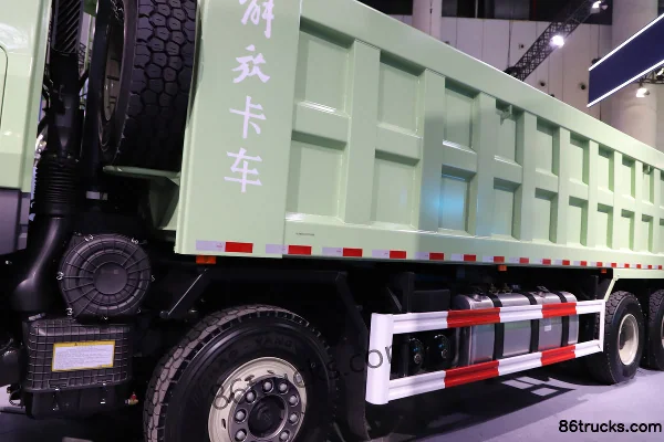 FAW Jiefang J7 13.2L Diesel 640 hp 8X4(12 wheels) FAW Jiefang 12-Speed 8.5m Dump Truck Body (2) | 86Trucks