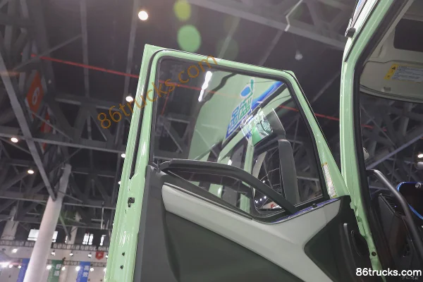 FAW Jiefang J6E 4X2(6 wheels) Battery Swap Electric Tractor Truck CATL 512kWh Cab (3) | 86Trucks