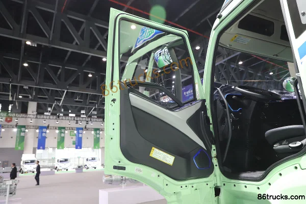 FAW Jiefang J6E 4X2(6 wheels) Battery Swap Electric Tractor Truck CATL 512kWh Cab (2) | 86Trucks