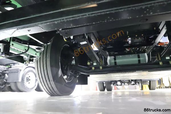 FAW Jiefang J6E 4X2(6 wheels) Battery Swap Electric Tractor Truck CATL 512kWh Chassis (2) | 86Trucks