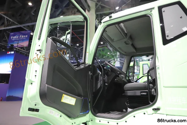FAW Jiefang J6L 6X4(10 wheels) Pure Electric Tractor Truck 400.61kWh Cab (1) | 86Trucks