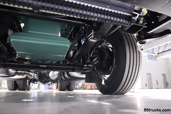 FAW Jiefang J6 PRO 12.5L Diesel 580hp 6X4(10 wheels) Tractor Truck Chassis (3) | 86Trucks