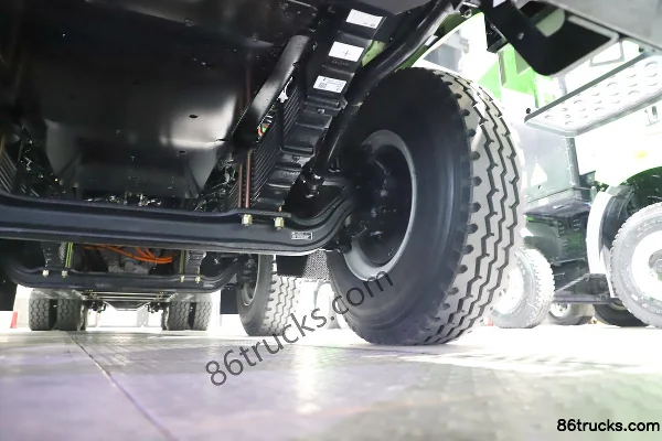 FAW Jiefang J6P Heavy-Duty Pro 8X4(12 wheels) 8m electric dump truck CATL 600kWh Chassis (3) | 86Trucks
