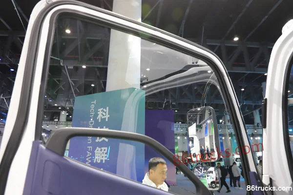 FAW Jiefang Tiger 6G Standard Load 4.16m single-row electric box truck CATL 100.07kWh 4X2(6 wheels) Cab (2) | 86Trucks