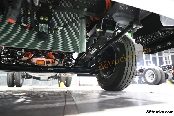 FAW Jiefang Tiger 6G Standard Load 4.16m single-row electric box truck CATL 100.07kWh 4X2(6 wheels) Chassis (3) | 86Trucks