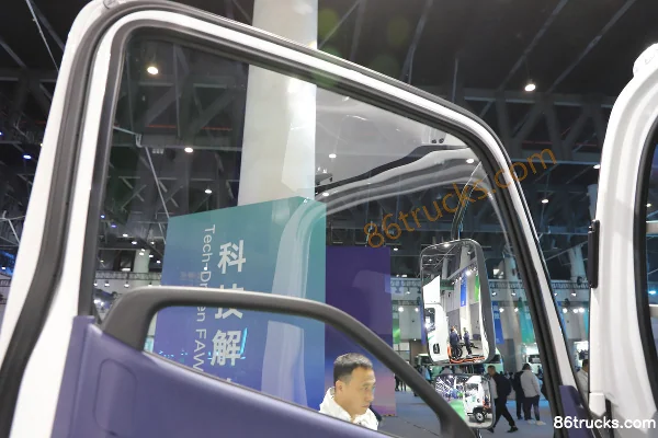 FAW Jiefang Hu 6G Composite Edition 4.16m Single Row Pure Electric Box Van Light Truck CATL 120.27kWh 4X2(6 wheels) Cab (2) | 86Trucks