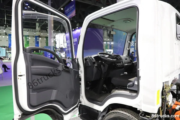 FAW Jiefang Hu VR Light-duty Version 3.82m Single Row Pure Electric Flatbed Light Truck Lishen 63.75kWh 4X2(6 wheels) Cab (1) | 86Trucks