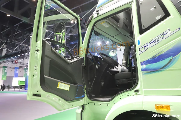 FAW Jiefang J6L 4X2(6 wheels) 9.6m Pure Electric Van Cargo Truck CATL 310kWh Cab (1) | 86Trucks