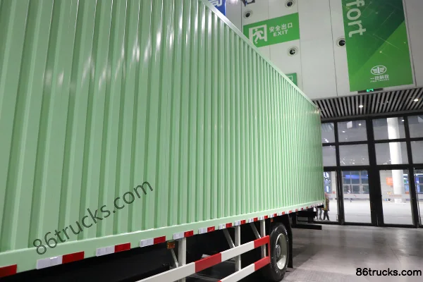 FAW Jiefang J6L 4X2(6 wheels) 9.6m Pure Electric Van Cargo Truck CATL 310kWh Body (2) | 86Trucks
