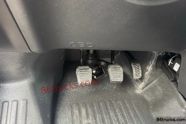 JMC Fushun 2023 Commercial 2.0T Diesel 146 ch 3 places Automatique Empattement extra-long Toit moyen-haut Fourgon fermé Cabine (3) | 86Truck