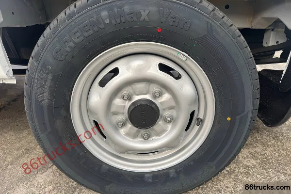 JMC Fushun 2023 Commercial 2.0T Diesel 146 ch 3 places Automatique Empattement extra-long Toit moyen-haut Fourgon fermé Châssis (3) | 86Truc