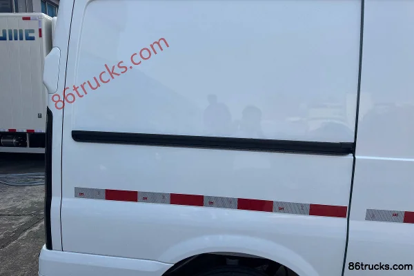 JMC Fushun 2023 Commercial 2.0T Diesel 146 ch 3 places Automatique Empattement extra-long Toit moyen-haut Fourgon fermé Caisse (2) | 86Truck