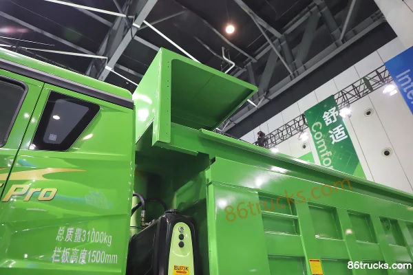 FAW Jiefang Yingtuo Pro 8X4(12 wheels) 8.8m Pure Electric Dump Truck CATL 600kWh Body (1) | 86Trucks