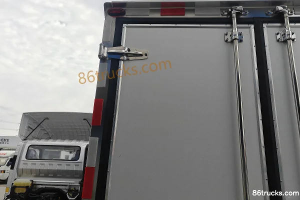 Yuejin Fuxing S100 95hp 4X2(6 wheels) 3.62m single-row van mini truck (China VI) Body (2) | 86Trucks
