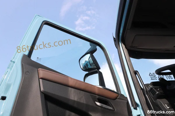 Sinotruk HOWO TS Diesel 370 hp 4X2(6 wheels) Sinotruk 10-speed AMT Automatic Flatbed Cargo Truck Cab (2) | 86Trucks