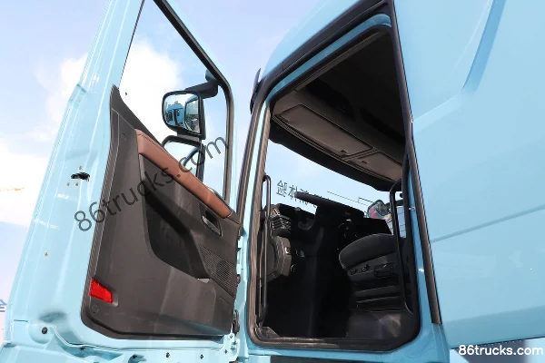 Sinotruk HOWO TS Diesel 370 hp 4X2(6 wheels) Sinotruk 10-speed AMT Automatic Flatbed Cargo Truck Cab (1) | 86Trucks