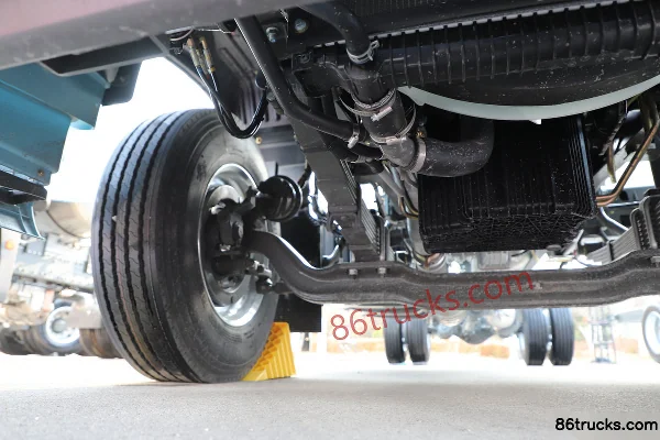 Sinotruk HOWO TS Diesel 370 hp 4X2(6 wheels) Sinotruk 10-speed AMT Automatic Flatbed Cargo Truck Chassis (2) | 86Trucks