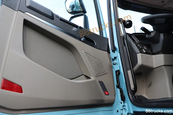 Sinotruk HOWO TS 6X4(10 wheels) Pure Electric Tractor Truck Cab (3) | 86Trucks