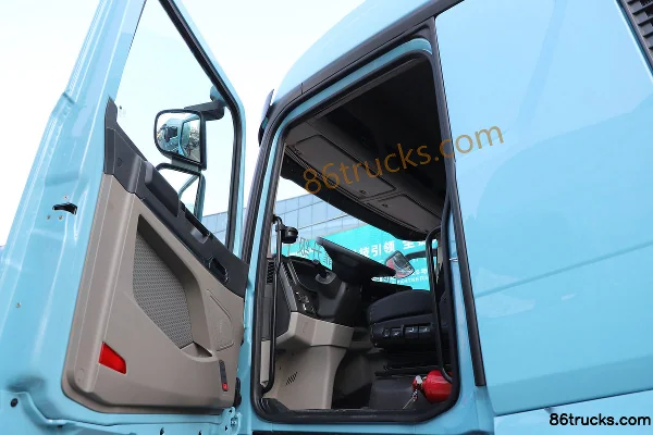 Sinotruk HOWO TS 6X4(10 wheels) Pure Electric Tractor Truck Cab (1) | 86Trucks