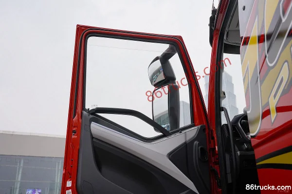 FAW Jiefang J6 PRO 13,2 L LNG 530 ch 6X4(10 roues) FAW Jiefang 12 vitesses tracteur routier pour matières dangereuses Cabine (2) | 86Trucks